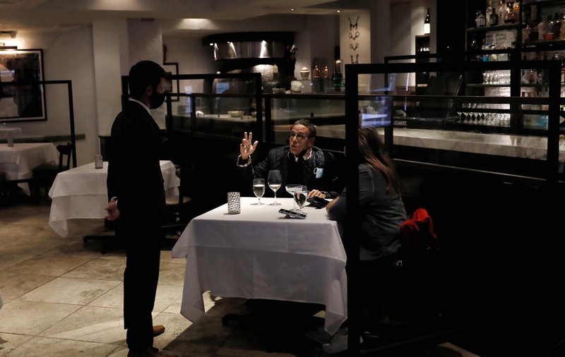 Studiu în SUA: Covid-19 se răspândește cel mai mult în restaurante, săli de sport și cafenele