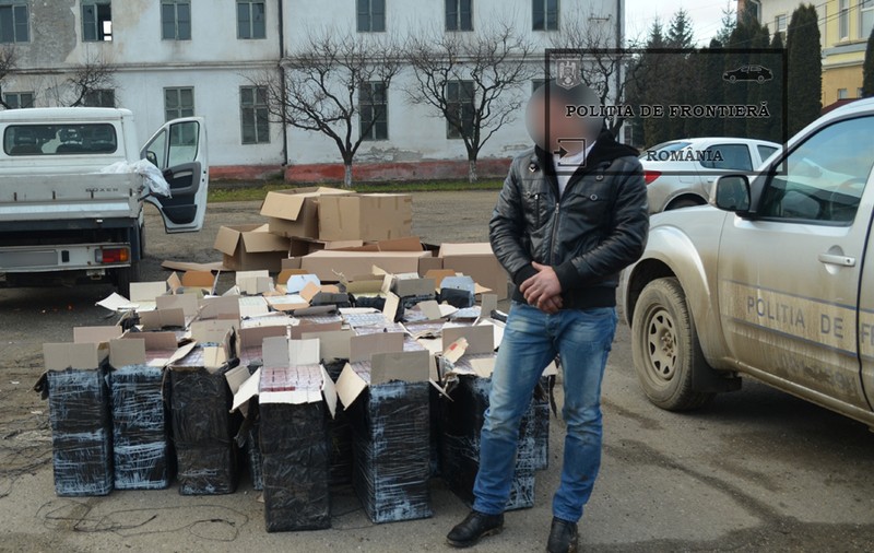 Ce s-a întâmplat cu doi români care cărau cu duba țigări de contrabandă. Au ajuns la Sighetu Marmaţiei, au refuzat să oprească la semnalul poliţiştilor iar după 500 de metri s-a încheiat totul 