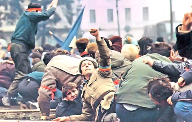 Slujbă de pomenire a eroilor Revoluției, oficiată în toate bisericile din țară