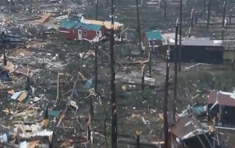 Tornadele au ucis 33 de oameni în Statele Unite și au lăsat alte mii fără curent electric