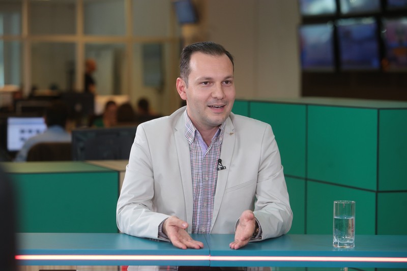 Campania de informare pentru vaccinarea anti-Covid în România nu a reușit să convingă persoanele indecise, iar din acest punct de vedere poate fi considerată un eșec, a declarat la Digi24 Radu Țincu, medic de Terapie Intensivă-Toxicologie la Spitalul Floreasca din București.