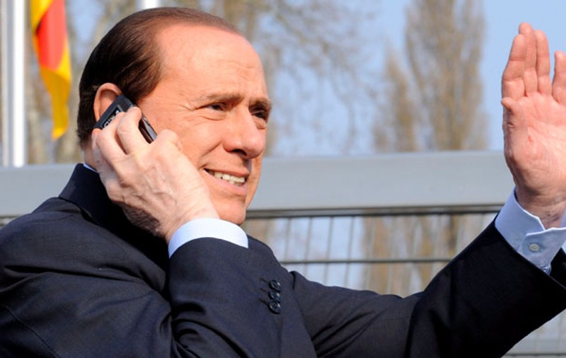Berlusconi i-ar trimite 'la dracu'' pe ziariştii italieni