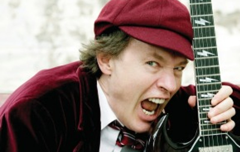 Legendele AC/DC sosesc la MTV!