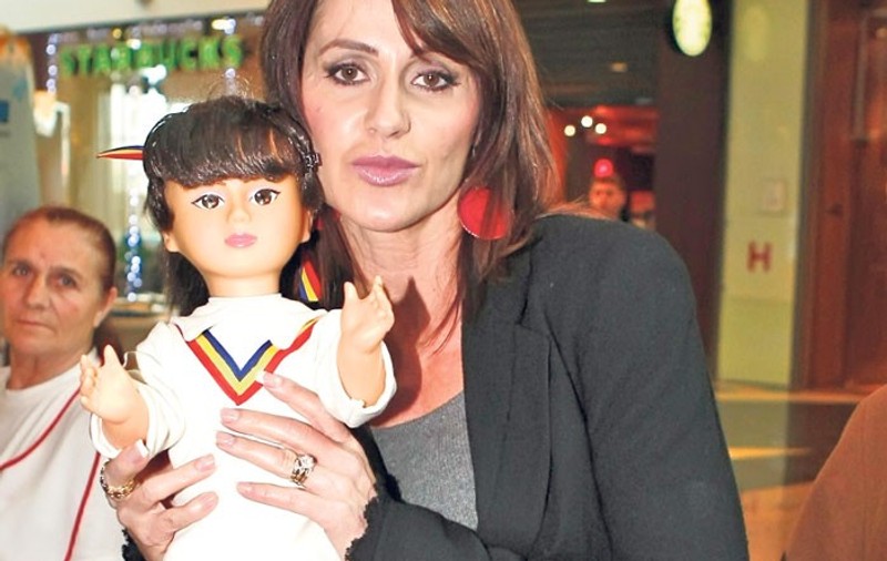 S-au vândut 1.000 de păpuşi Nadia 
