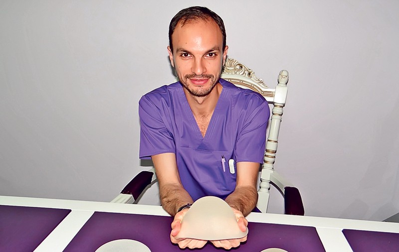 Dr. Kasem, esteticianul vedetelor: "Bustul frumos nu e un moft"