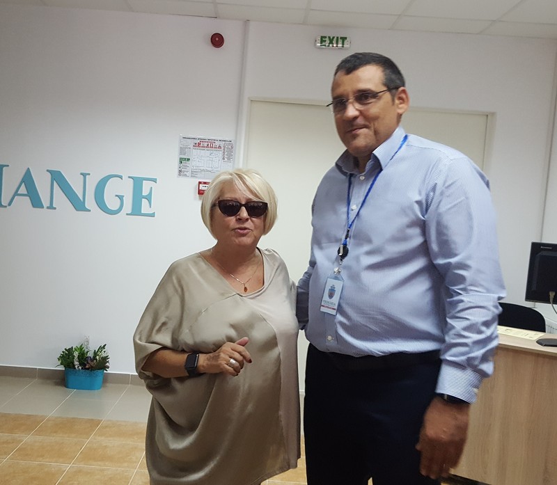Mirabela Dauer a fost alaturi de primarul Gabriel Mutu la deschiderea celui de-al doilea magazin social