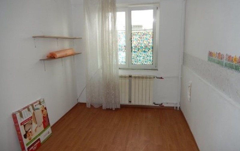 Cum arată cel mai ieftin apartament cu 2 camere scos la vânzare în Berceni. Are prețul unei garsoniere