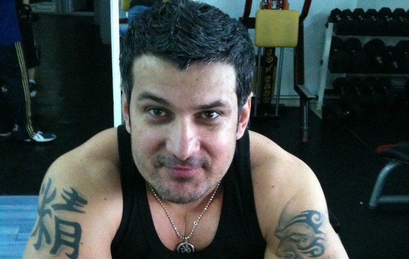 Adi de la Vâlcea a devenit cel mai musculos personaj din rândul maneliştilor