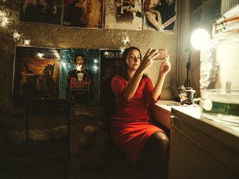 Magda în culise la Caustic Comedy Club, Geneva, ianuarie, 2020