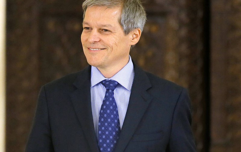 Mesajul lui Dacian Ciolos, de Ziua Copilului: "Avem datoria să le oferim un prezent mai bun"