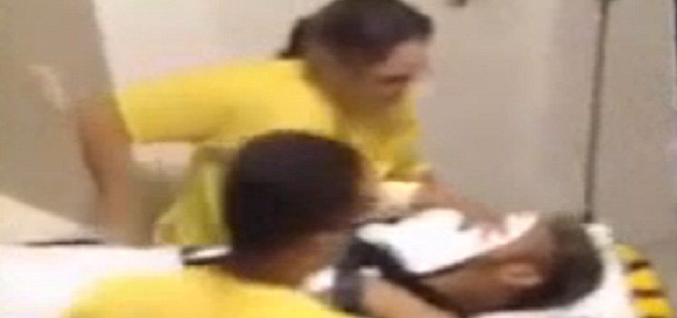 Neymar, cu masca de oxigen pe față.