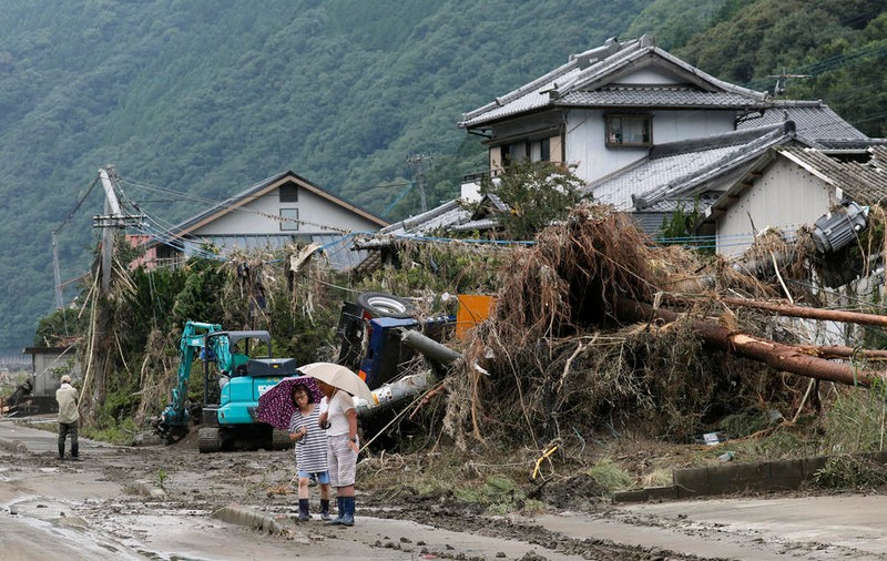 Ploile torențiale fac ravagii în Japonia. Cel puţin 70 de morţi