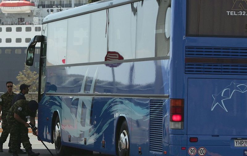 A călătorit peste 30 de ore sub un autocar