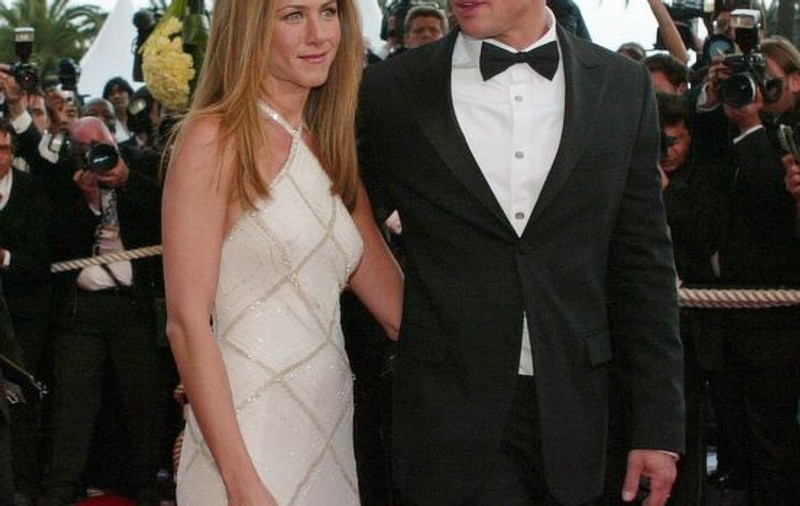 Jennifer Aniston l-a vizitat pe Brad Pitt în camera de hotel