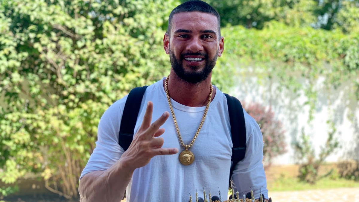 Dorian Popa şi-a petrecut ziua de naştere pe platoul de filmare de la "Sacrificiul"