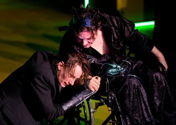 Imagine din piesa „Richard al III-lea”, de la Teatrul Bulandra