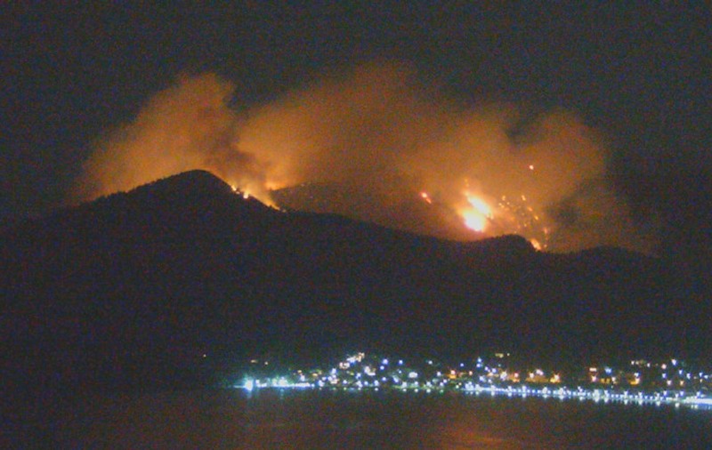 Incendiu puternic în Thassos, insula grecească preferată de români. Mesaj de alertă, trimis turiștilor - VIDEO