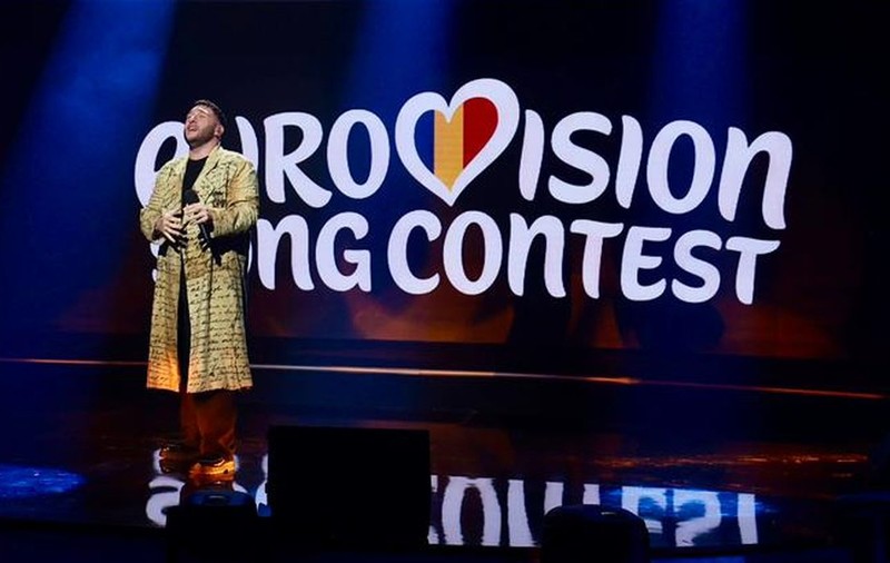Cum sună melodia care speră Robert Lukian să-l ducă în finala internațională Eurovision 2026 de la Viena: „Fire to the lies”