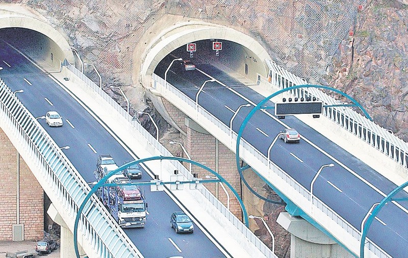 Autostrada Sibiu – Pitești va avea tuneluri spectaculoase!
