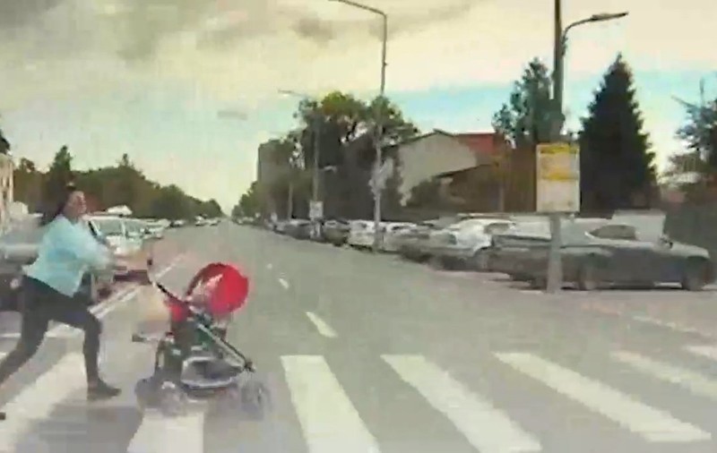 Șoferul BMW-ului care a spulberat o mamă și un copil pe Șoseaua Berceni a avut permisul suspendat în iulie pentru conducere agresivă. Tânărul a fost arestat preventiv