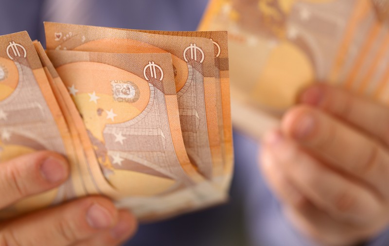 ANI: Unul din șefii Fiscului din Ploiești nu poate justifica o avere de 120.000 de euro