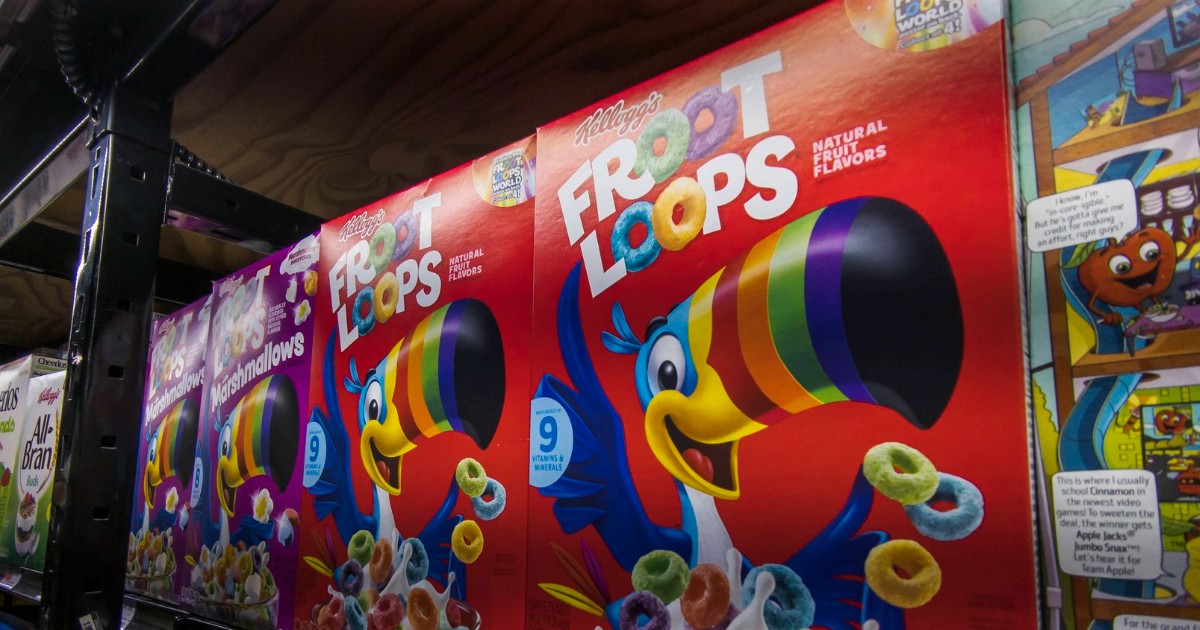 Cutii roșii de cereale din marca WK Kellogg