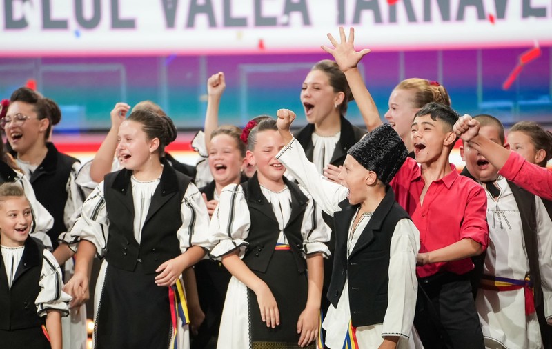 Ansamblul Valea Târnavelor a câștigat The Ticket 2025 și premiul de 100.000 de euro. Maurice Munteanu: „Dansați superb!”