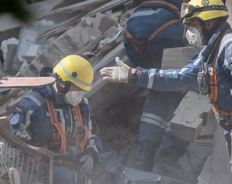 Româncele dispărute după prăbușirea unui bloc în Germania sunt căutate de peste 48 de ore. Cât timp pot supraviețui oamenii sub dărâmături