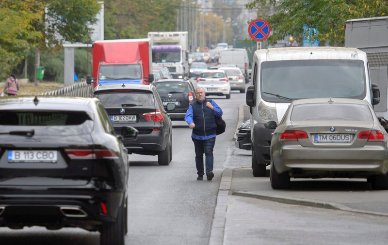 Circulația mașinilor și a autobuzelor în centrul Bucureștiului, îngreunată în acest weekend. Mesajul Poliției Rutiere