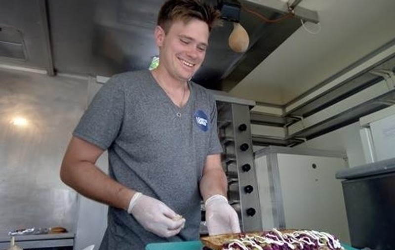 Un Chef din SUA s-a mutat la Cluj şi reinventează preparatele pe baza ingredientelor tradiționale din Ardeal