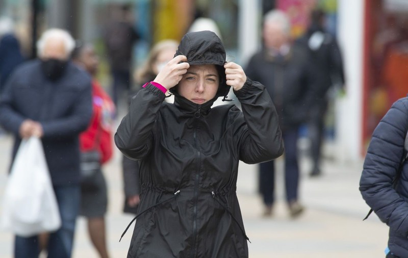 Cod galben de vânt puternic și vreme rece până joi în mai multe zone din țară. Prognoza meteo pentru București