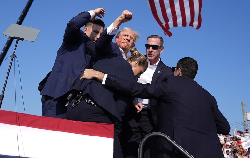 Agentul care l-a protejat cu corpul său pe Donald Trump, când s-a tras asupra președintelui ales, a fost promovat șef al Secret Service