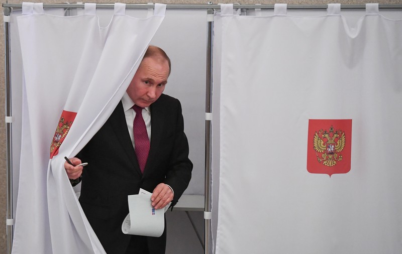 Iohannis l-a felicitat pe Vladimir Putin după alegerile din Rusia. Ce mesaj i-a transmis liderul român