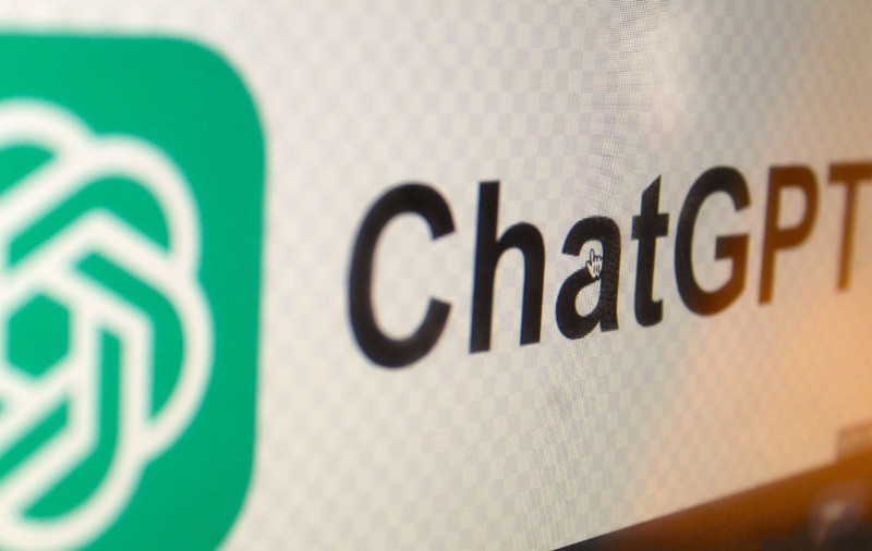 OpenAI a lansat ChatGPT pe WhatsApp. Numărul de pe care utilizatorii pot vorbi cu chatbotul