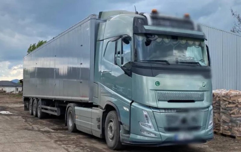 Un TIR de 190.000 de euro a fost oprit la un control în Cluj și nu a mai plecat de acolo. Ce au descoperit polițiștii