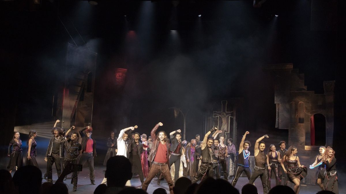 Spectacol susținut pe scena Teatrului Național de Operetă și Musical ,,Ion Dacian’’