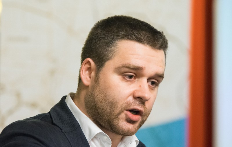 Primarul Sectorului 6  spune că a fost „luat la mișto” când a sunat la poliție să reclame o cursă ilegală de mașini