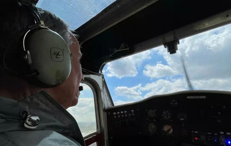 Mami, cel mai în vârstă pilot în activitate din România, a împlinit 70 de ani. De zbor