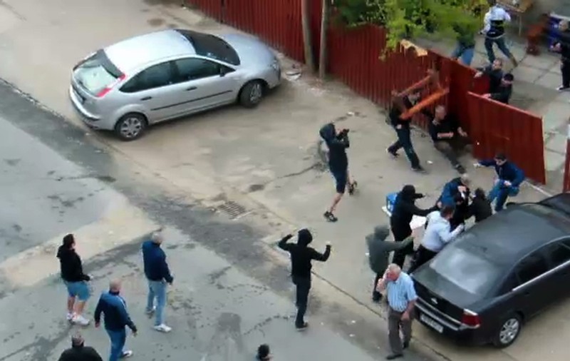 Suporteri ai echipelor Steaua şi Rapid, ridicaţi de mascaţi