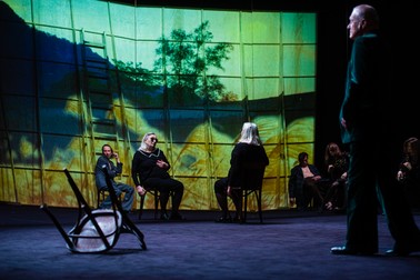 Spectacolul „Trei surori”. Foto: Monika Stolarska / FITS