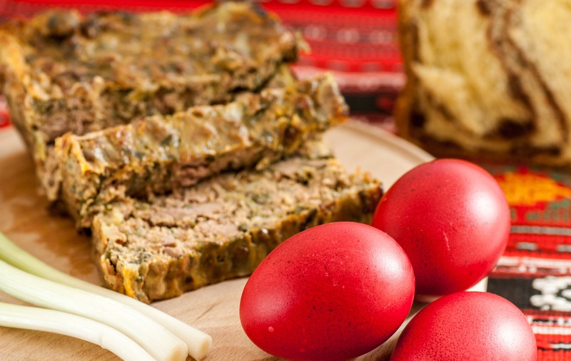 Masa de Paşte, mai scumpă ”cu 50% faţă de anul trecut”. Cât costă acum carnea de miel
