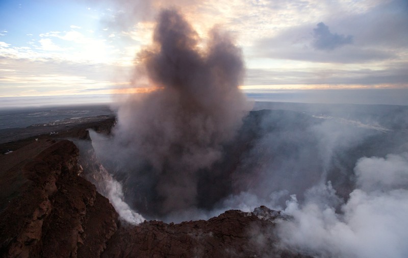 Alertă cod roșu în Hawaii din cauza erupțiilor vulcanului Kilauea
