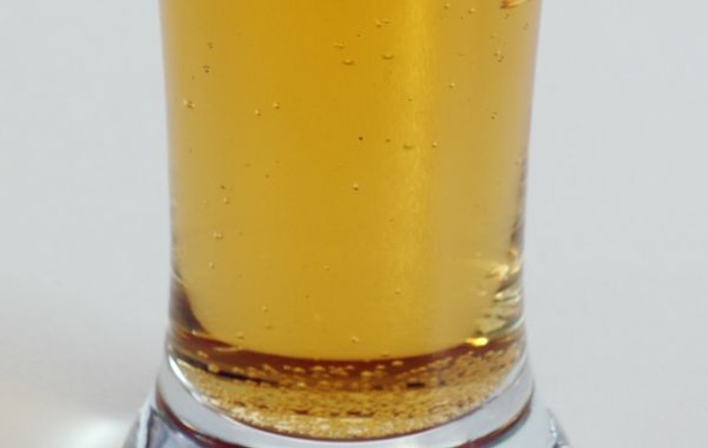 Un copil din Dolj, obligat de fiul unui primar să bea urină