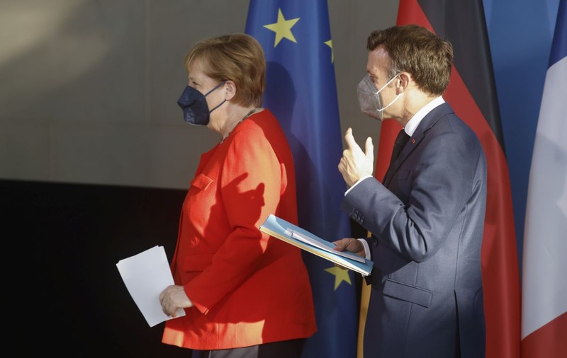 Summitul cu Rusia propus de Merkel și Macron divizează UE. Ce poziție susține Klaus Iohannis
