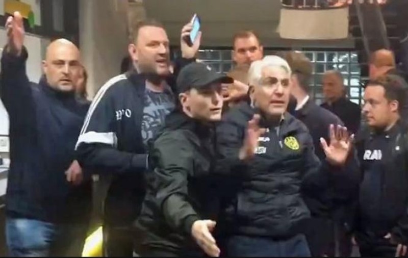 Patronul mexican echipei Roda Kerkrade a fost luat pe sus și dat afară din stadion de propriii ultrași!