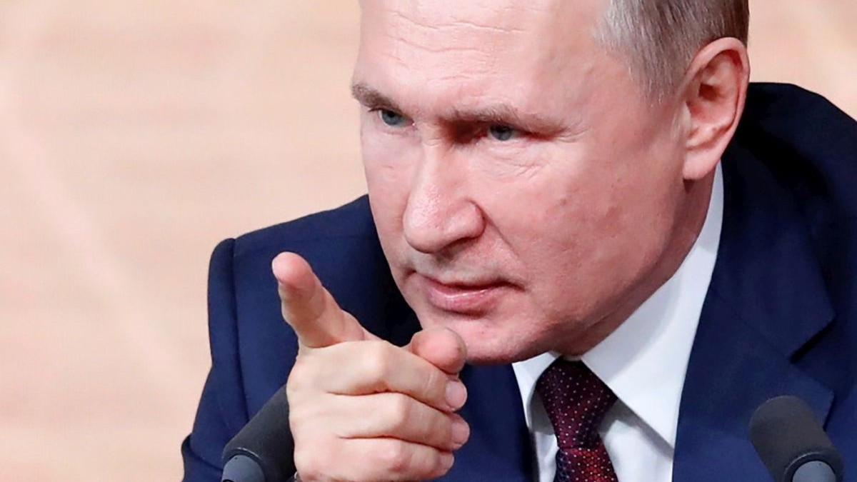 Vladimir Putin gesticulează cu degetul arătător în timpul conferinței sale de presă anuale de sfârșit de an la Moscova, Rusia, 19 decembrie 2019.