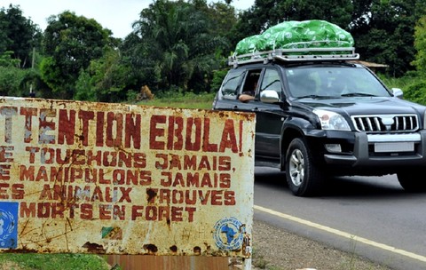 Ce este Ebola, cum se transmite, cât de mortal e virusul și ce tratamente există