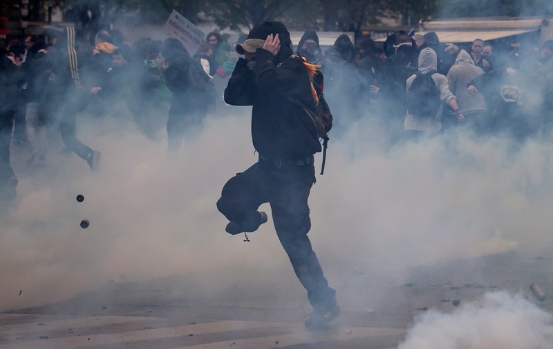 Proteste cu violențe în Paris din cauza schimbărilor propuse pentru Codul Muncii