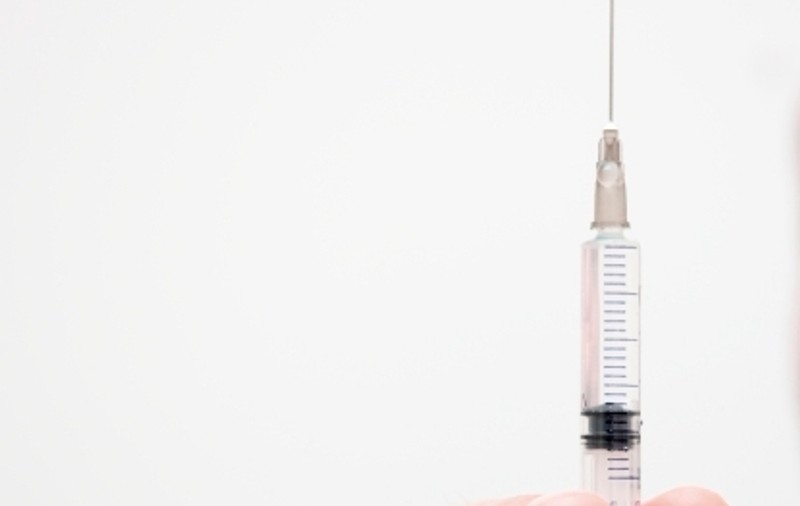 Toţi britanicii vor fi vaccinaţi împotriva gripei porcine