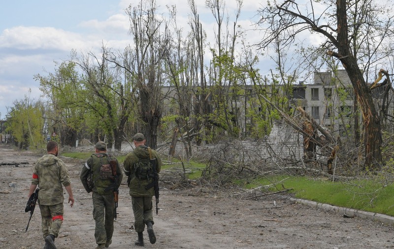 Serviciile de informații britanice spun că rușii au relocat în Donbas unități militare „epuizate și demoralizate”